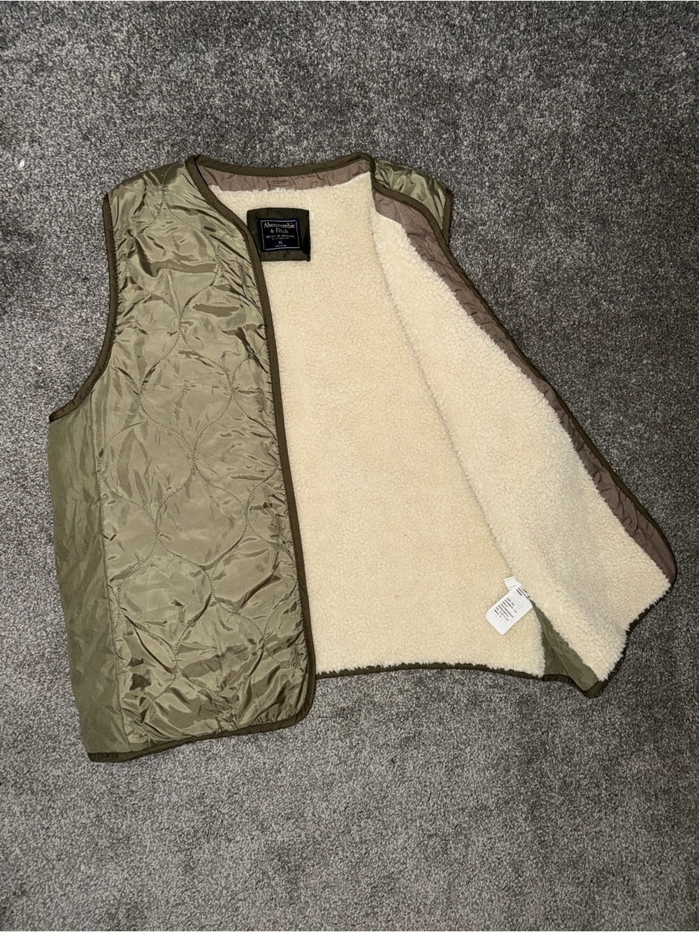 Abercrombie & Fitch Olive and Cream Sherpa-Lined Vest - Picture 3 of 7